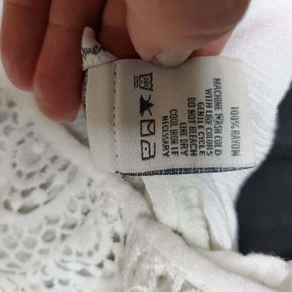 American rag white crochet lace trimmed top - Picture 2 of 6